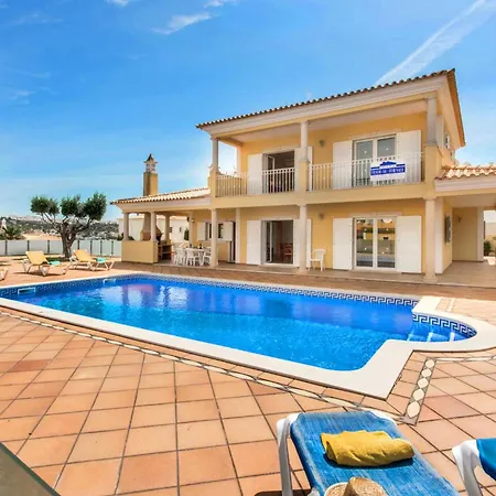Oliveiras Amazing Location Walk To Marina Restaurants Holiday home *