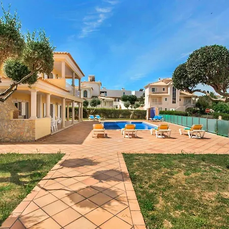 Oliveiras Amazing Location Walk To Marina Restaurants Holiday home *
