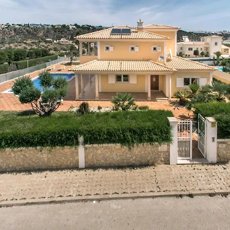 Oliveiras Amazing Location Walk To Marina Restaurants Holiday home