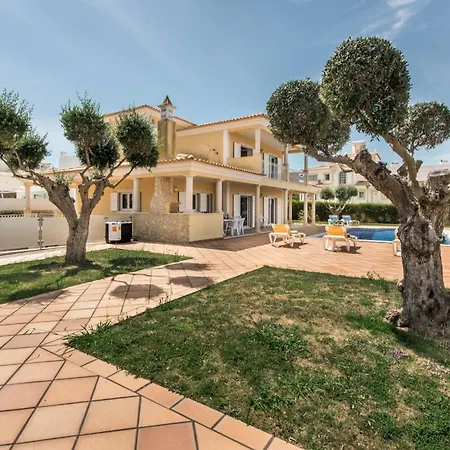 Oliveiras Amazing Location Walk To Marina Restaurants Holiday home *