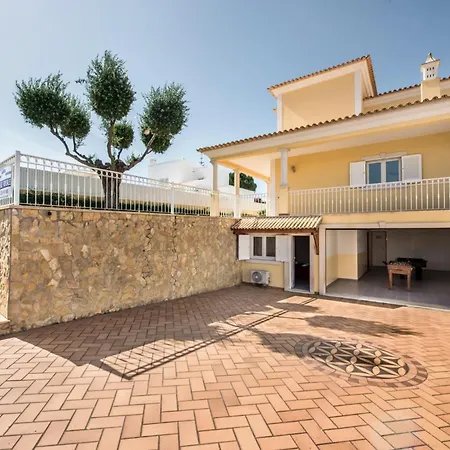 Oliveiras Amazing Location Walk To Marina Restaurants Holiday home *