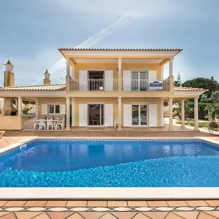Oliveiras Amazing Location Walk To Marina Restaurants Holiday home Albufeira