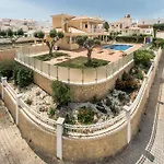 Oliveiras Amazing Location Walk To Marina Restaurants Вилла Албуфейра