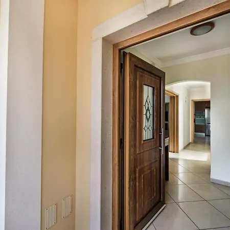 Oliveiras Amazing Location Walk To Marina Restaurants Вилла Албуфейра