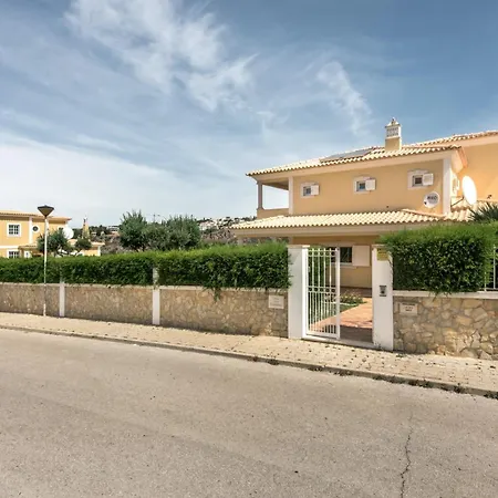 Oliveiras Amazing Location Walk To Marina Restaurants Вилла Албуфейра