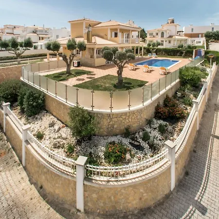 Oliveiras Amazing Location Walk To Marina Restaurants Villa Albufeira