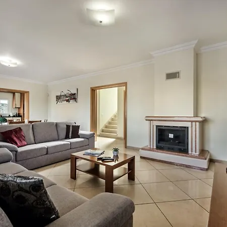 Villa Oliveiras Amazing Location Walk To Marina Restaurants Albufeira